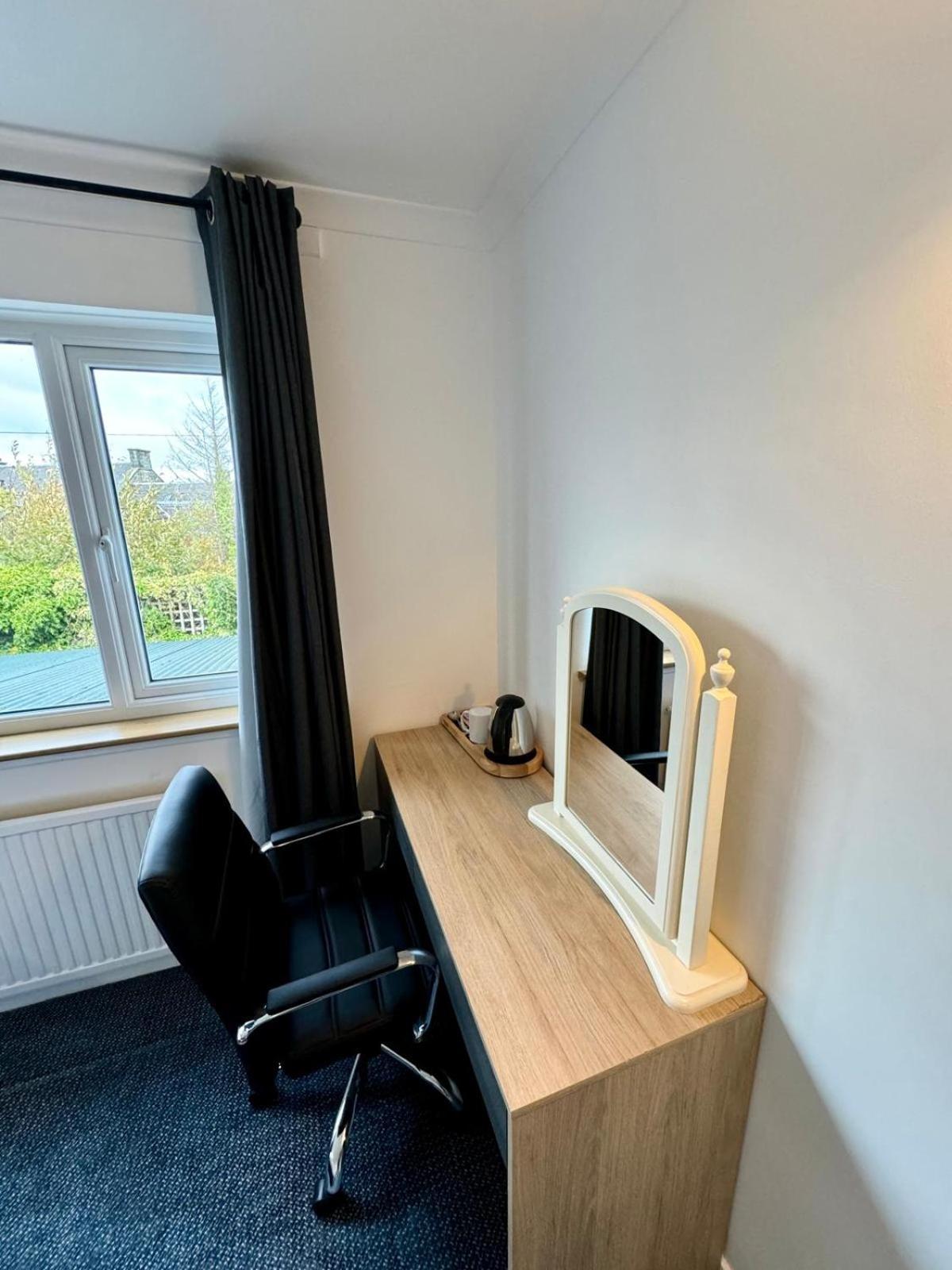 Newly Renovated Cozy Rooms In Fife Freuchie Exterior photo