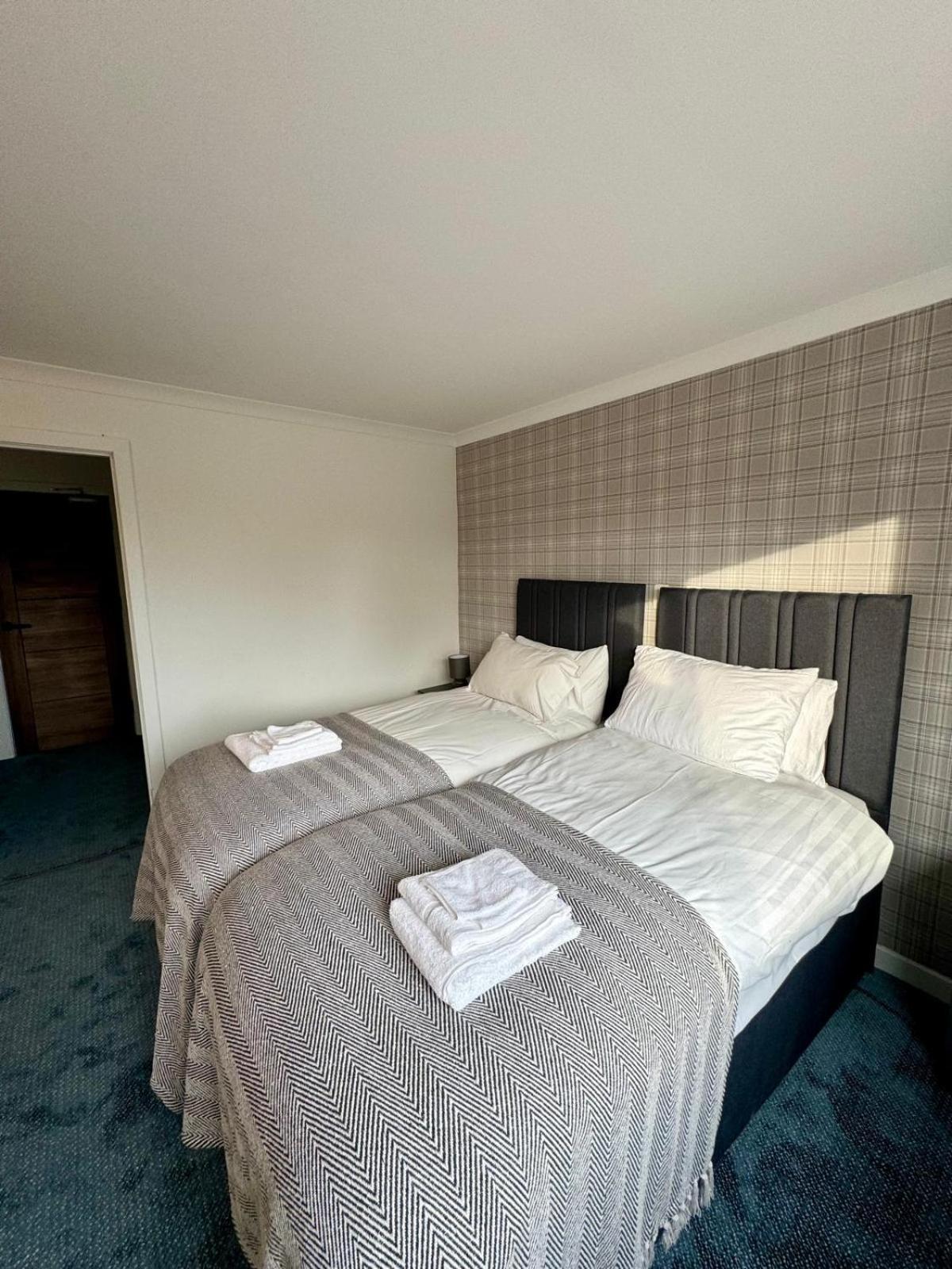 Newly Renovated Cozy Rooms In Fife Freuchie Exterior photo